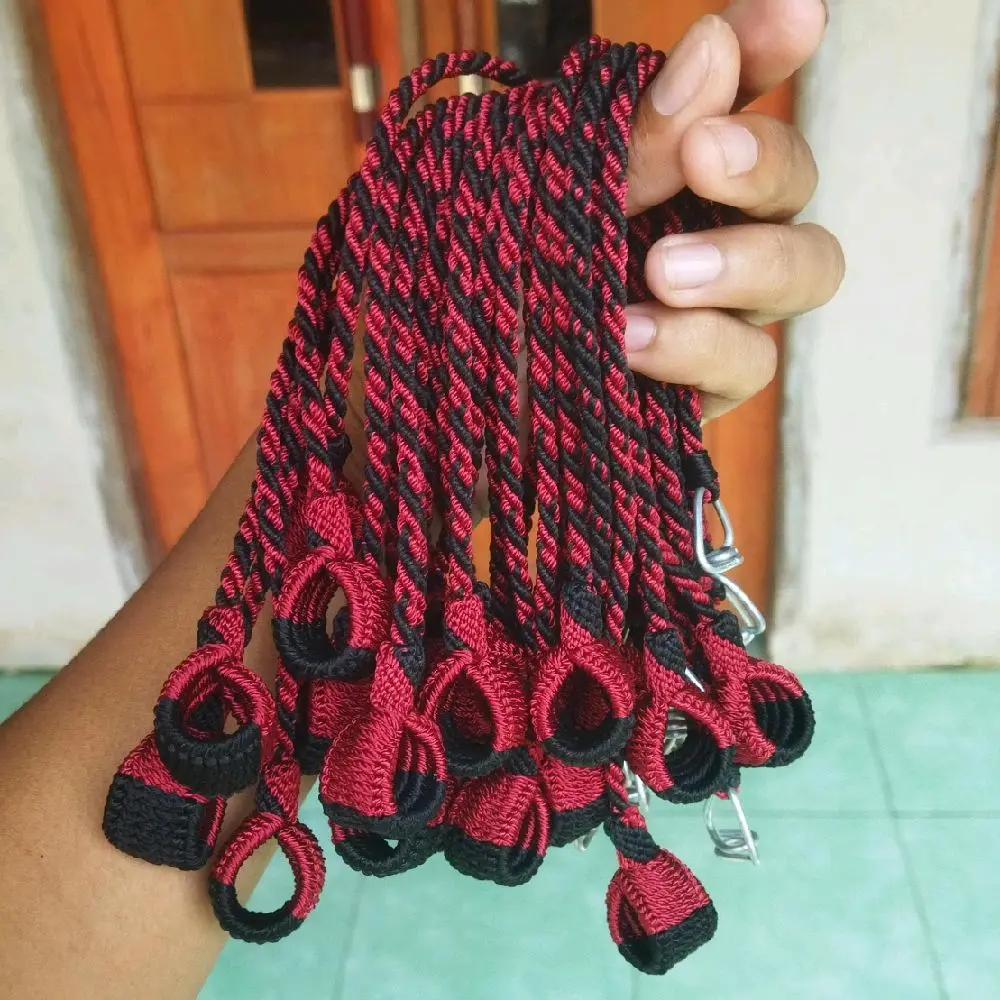 Hitam-Merah