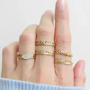 Cincin Emas Kadar 8K Model Daun Variasi Permata Putih  Macan Gold