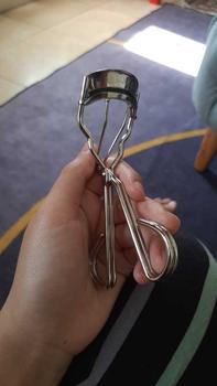Product Review of YOU GLAMFIX Maxi Curl Lash Curler / Penjepit Bulu Mata Premium Eye Lash from C**᪲ 1