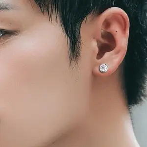 anting-anting Anting Magnet Batu Berlian Permata Bahan TITANIUM Anti Karat Pria Wanita (1 biji) Elegan Earrings titsnium warna silver tittanium rose gold 1pcs