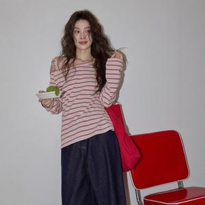 Korean red one-shoulder off-shoulder top, unique design striped oblique shoulder long-sleeved T-shirt, women's early autumn unique slimming casual unique beautiful style, versatile one-shoulder off-shoulder top clothing 3908 Womenswear Blouse Longsleeve