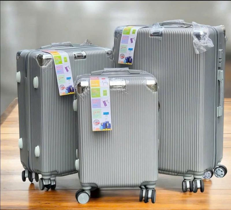 [Kho HCM] Vali khoá kéo du lịch nhựa dẻo ỐP GÓC si inox đẹp, bh 2 năm, chịu va đập tốt . Trọng lượng nhẹ Có thể mở rộng Nam Nữ 4 bánh xoay 360 đen tuyền hộp đựng cứng