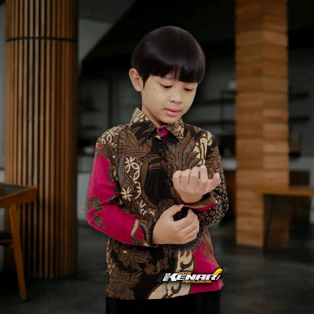 Kemeja anak Mahesa merah