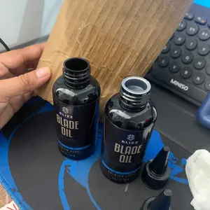BLIZZ Blade Oil Varian Ukuran 100 ml dan 50 ml - Minyak Pelumas Untuk Clipper, Trimmer, Shaver, dan Gunting Cukur / Minyak Pelumas Mesin Cukur Rambut - Oil Clipper Mesin Cukur - Original / IBSS / INDOBARBERSUPPLY