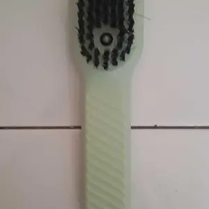 Sikat Dispenser Sepatu Sandal Baju Pakaian Sikat Pembersih Serbaguna Cleaning Brush With Liquid Dispenser