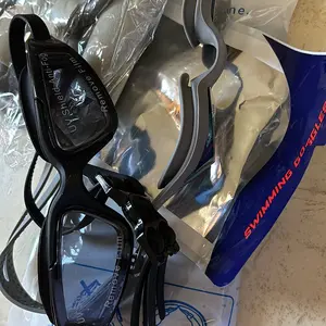 Topi Renang Swimcap Pelindung Telinga Unisex Bahan Silikon Karet Ringan Elastis Anti Air 2602