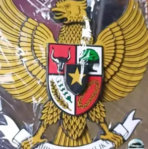 hiasan dinding lambang burung garuda pancasila uk 35 x 35