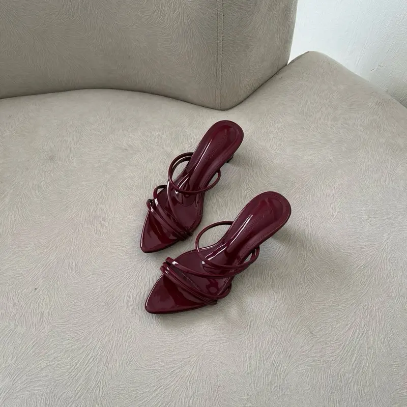 [WALKWITHSOL] SOLA Heels 5cm Kitten Heels | Maroon Heels | Pointed Heels | Heels Wanita Daily | Hak Lancip Pointed | Sepatu Heels Nyaman | Sepatu Tinggi Lancip | Sepatu Pesta | Party Shoes