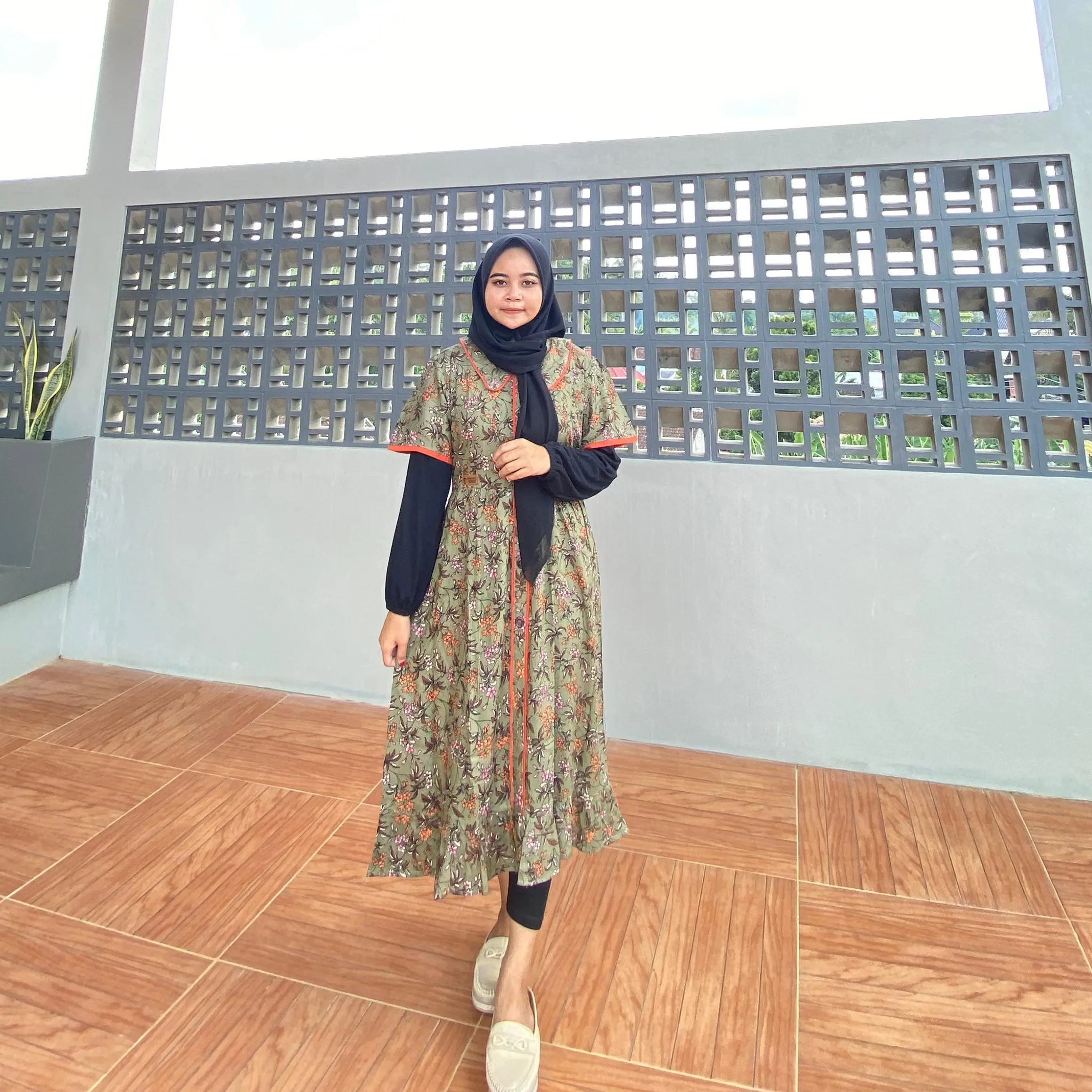 Daster Arumi Motif Bunga List Rayon Viscose L (LD 96 -100, PB 105 - 110)  XL (LD 105 PB 105 - 110)  L3 ( LD 110 PB 105 - 110 )