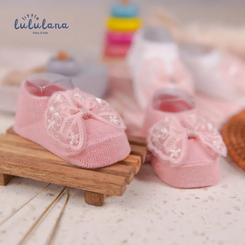 Little Lululana - Lily | Kaos Kaki Bayi Unisex Sepatu Anak Bayi 3D | Newborn Baby Socks | Kaos Kaki Bayi perempuan 0–6 Boneka Lucu Anti Slip satu  paket 1