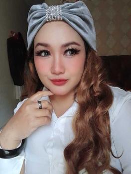 Product Review of Bandana Series - Edhita Bandana Raya Beludru Premium from J**a A** 1