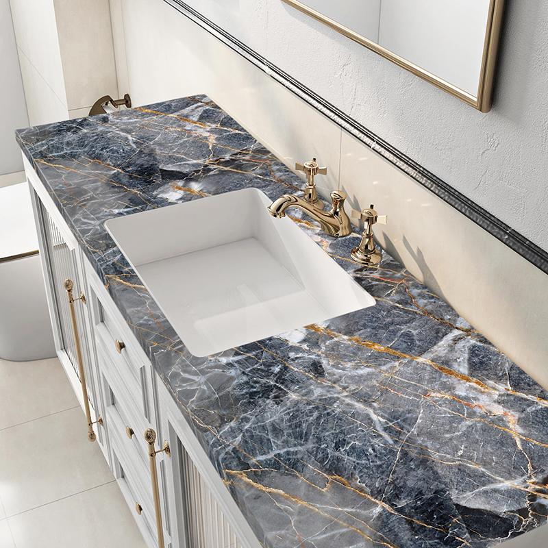 Wallpaper Dapur Anti Minyak dan Panas – Motif marmer 3D, bahan aluminium foil, ukuran 60cm x 6m per roll. Cocok sebagai stiker kertas pelapis dapur yang tahan lama dan praktis 4
