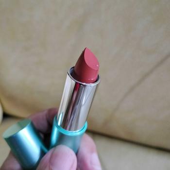 Product Review of Wardah Exclusive Moist Lipstick - Warna Intense dengan Natural Moist dan Glossy Finish - Dilengkapi Vitamin E yang Melembabkan Bibir - Tekstur Halus from E** L**N ** 2
