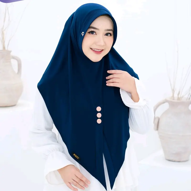 Nelaa Daffi hijab Variasi Kancing dengan warna senada 8