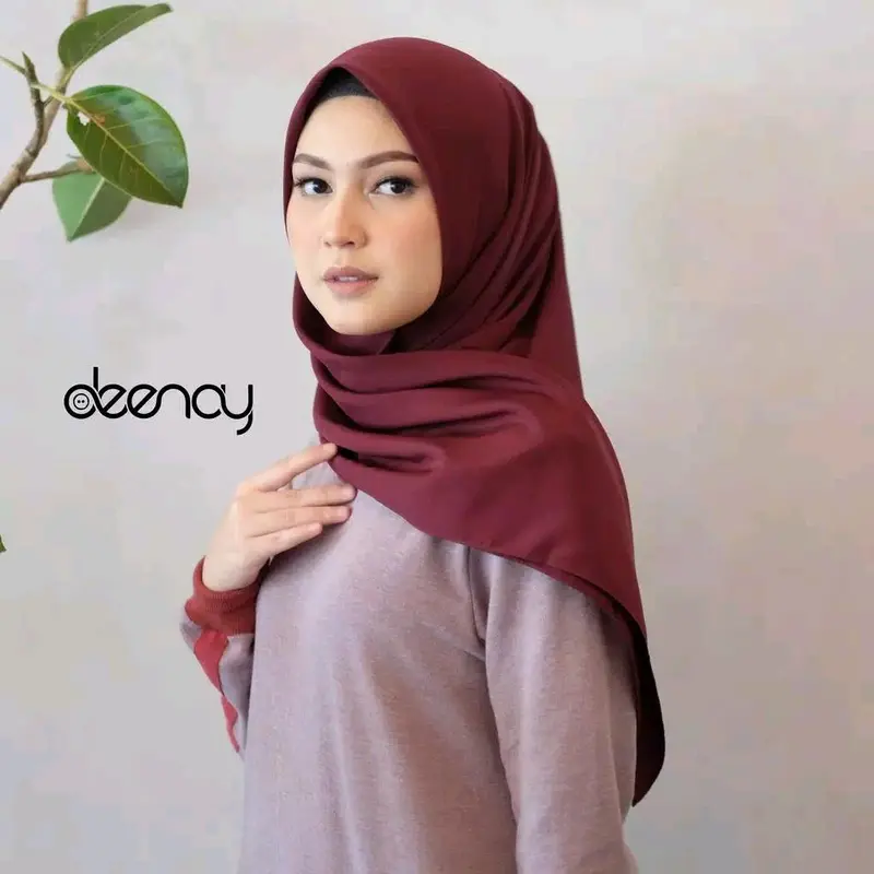 Kerudung Liza matte gold dari Deenay varian merah 5