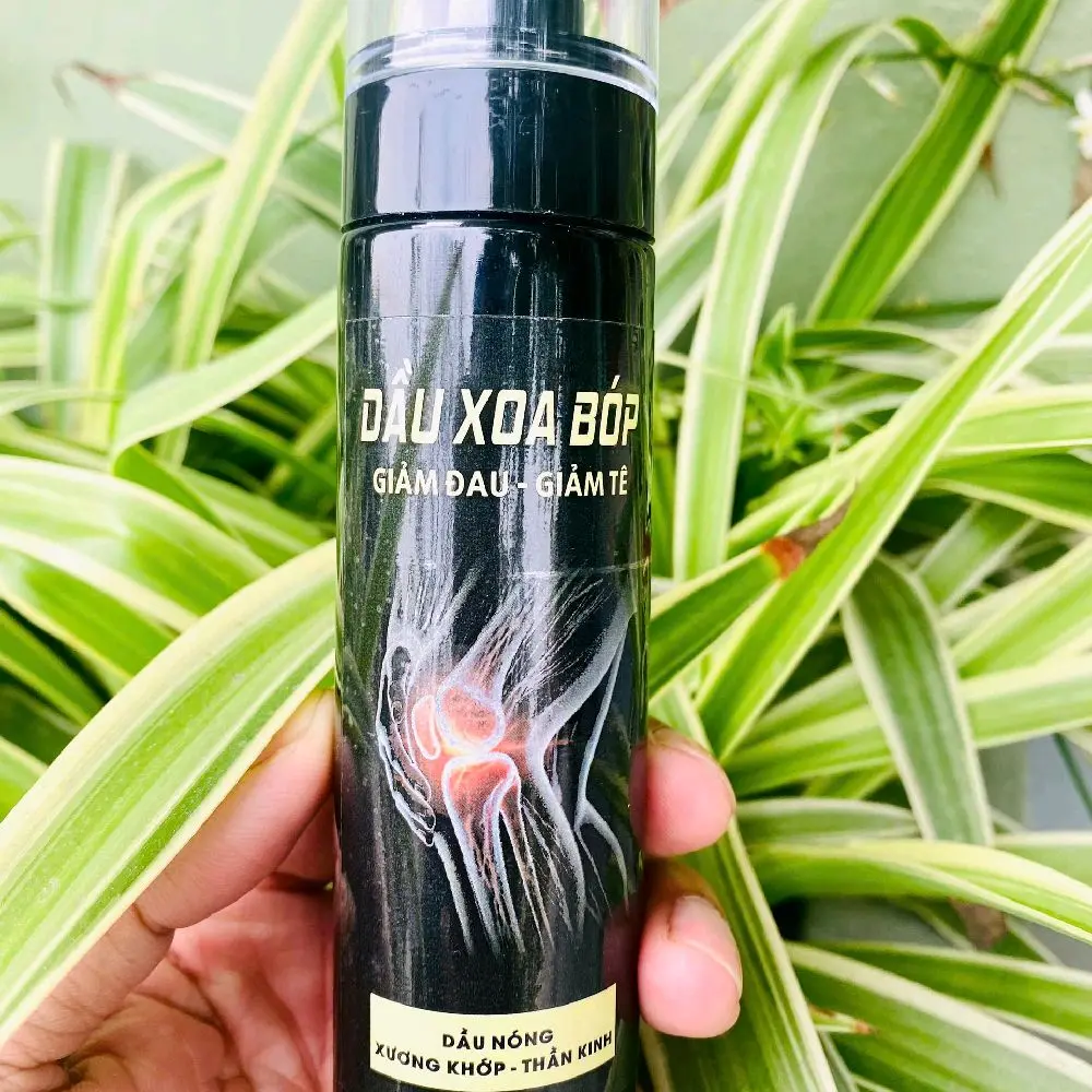 Dầu xoa bóp Thầy Hoàng , hỗ trợ cải thiện đau nhức cơ xương khớp thần kinh . Sản phẩm từ thiên nhiên (100ml) .