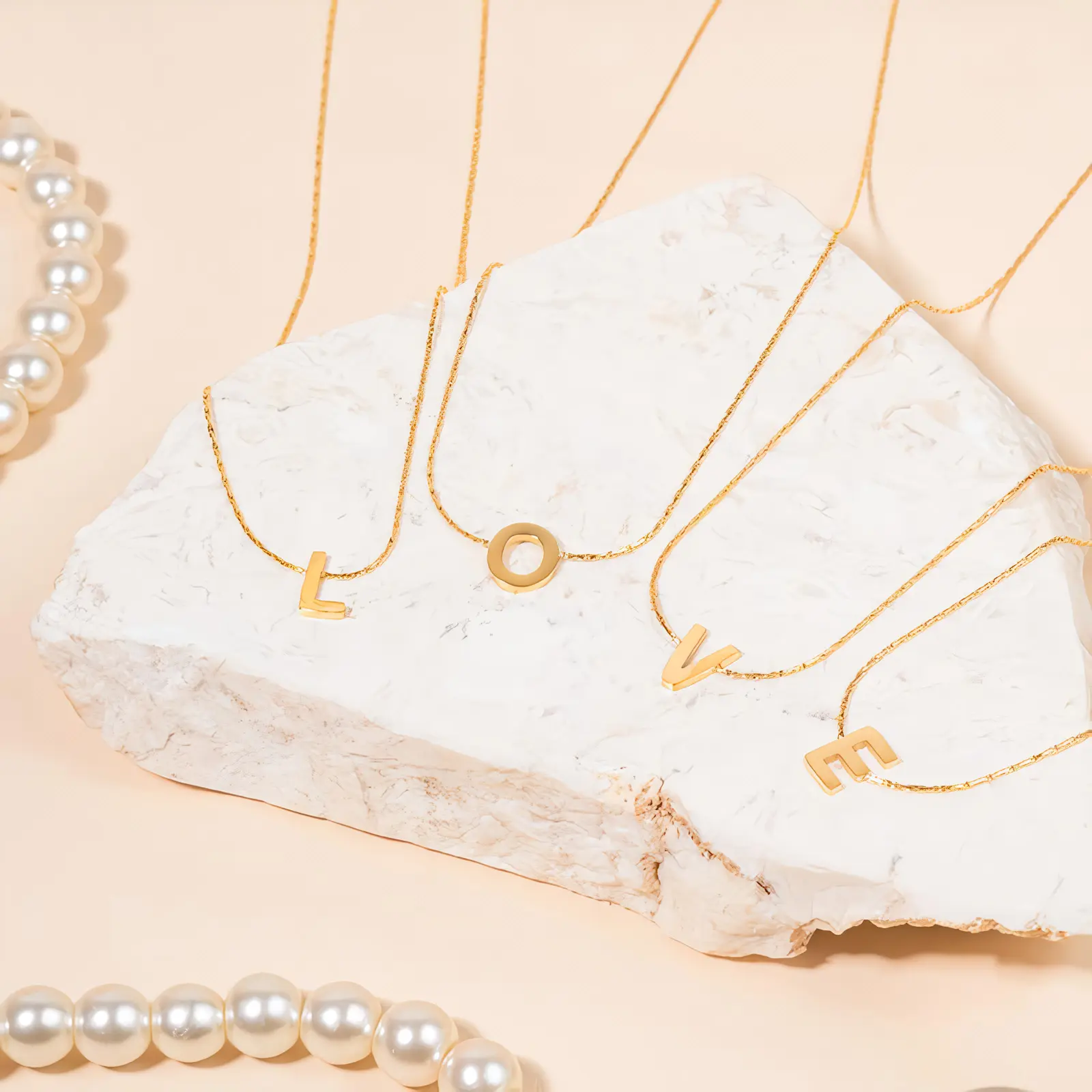 Kalung Model Rantai 18 K Dengan Liontin Alphabet Huruf - Original Designed Gold Plated Titanium tiffany