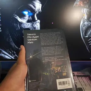 BUKU SEPORSI MIE AYAM SEBELUM MATI soft cover