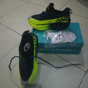 KAOS KAKI ALTRAZE PENDEK POLOS