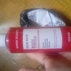 SONIK SCENTS SKIN NICE BODY TONER MERAH 200 ML Glycerin, Niacinamide, Glycolic Acid, allantoin