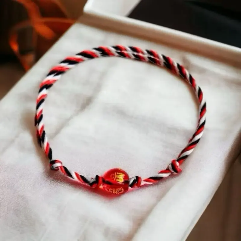 KLIWON Gelang Tridatu Tiga Kristal Aura Rejeki dengan Free Kura Kura Rejeki untuk Keberuntungan dan Kesejahteraan KLIWON Gelang Tridatu Tiga Kristal Aura Rejeki dengan Free Kura Kura Rejeki untuk Keberuntungan dan Kesejahteraan