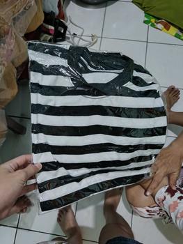 Product Review of VD - Baju kaos salur terbaru / kaos pria lengan pendek/ kaos belang unisex / kaos oversize bisa cod kain nyaman distro pendek lembut combed Atasan Cowok Keren Motif Hitam Motif Hitam Motif Hitam Dewasa Katun Polos from p**a 0