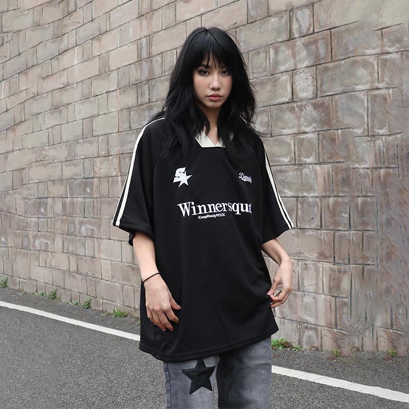 Product Introduction of Summer Heavy Embroidery American Retro V-neck Sports Casual Red Jersey Korean Short Sleeve Women's High Street Loose Couple T-shirt Fashion Brand Ins New Half Sleeve Men's Racing Clothes Top Black Basketball Shirt 17