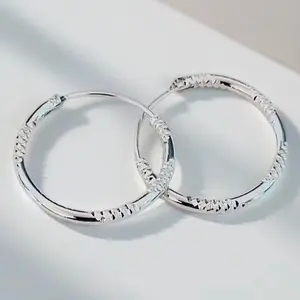 Anting Gipsi Spasi Silver Titanium Elegan Ala Korean Style Anti Karat Anti Luntur Tahan Lama dengan Desain Mewah dan Detail Mewah gipsy