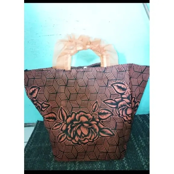 Tas Hajatan Syahrini Batik 20 X 20 - Kotak Nasi Request Motif 3