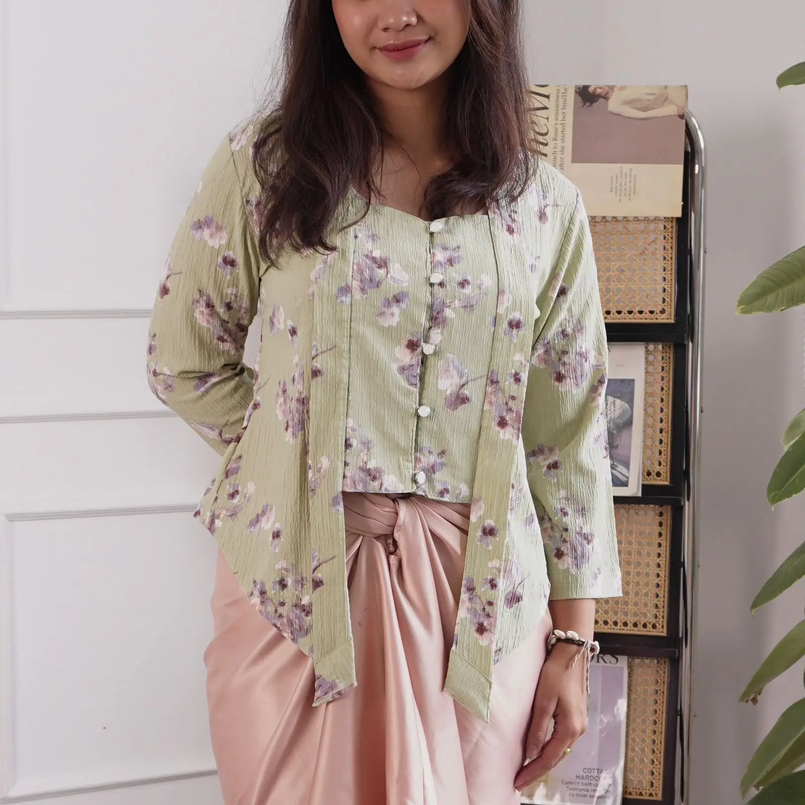 Kebaya Casual Kutubaru Modern - Poppy Green | Menona Looks
