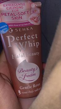 Product Review of SENKA Perfect Whip Gentle Rose Facial Foam 100gr - Mengandung Hyaluronic Acid Membersihkan Wajah from r**y 0