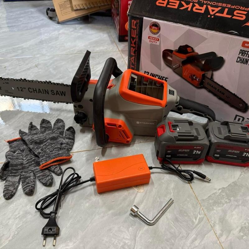 Máy cưa pin Starker công suất lớn. Chân pin phổ thông, động cơ không chổi than