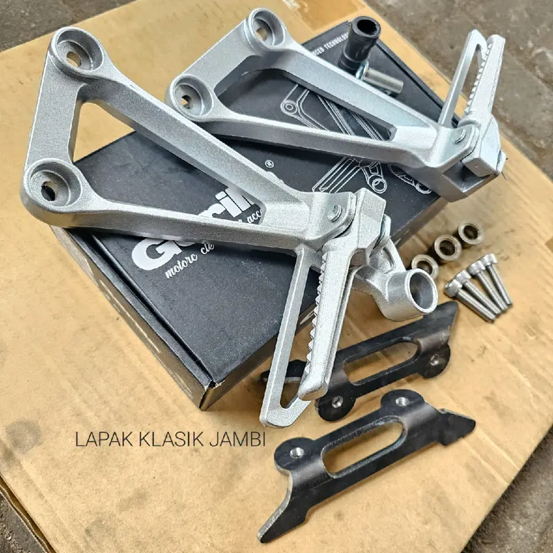 Footstep Foot Step Postep Step Belakang CBR 150R K45 SET Detail original Asli 2