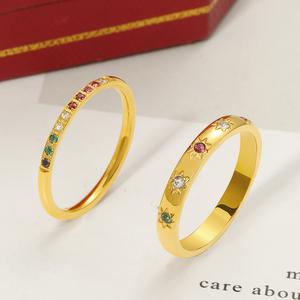 Nhẫn nữ đính kim cương và đá quý màu sắc phong cách sang trọng độc đáo, thiết kế tối giản tinh tế, kiểu dáng xếp chồng, làm từ titan không phai màu.