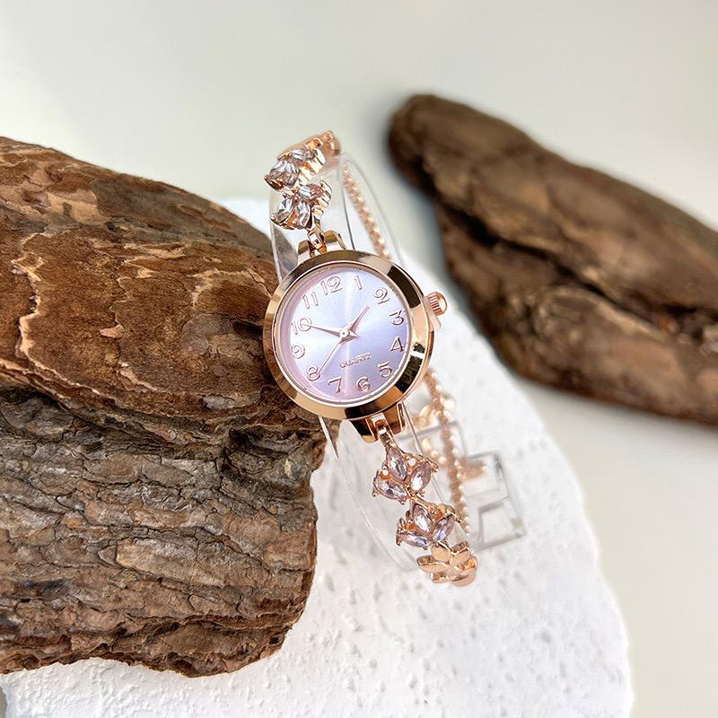 Jam Tangan Serut Wanita Mewah Simple Elegan Model Bulat Rantai Bunga quartz stainless jarum watches 8