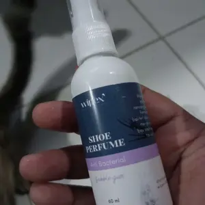 WIPEX PEWANGI PARFUM SEPATU ANTI BAU 60 ML SHOE PERFUME ANTI BAKTERI PENGHILANG BAU SEPATU 60ML PEMBERSIH SEPATU helm