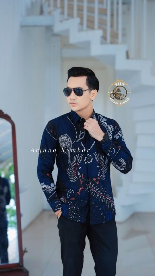 Product Introduction of Batik pria premium katun solo DEWANGGA NAVY slimfit berlapis furing Errow. 2