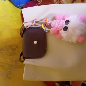 Gantungan Tas Viral Pompom Fluffy Lucu - Aesthetic Import, Aksesoris Tas & Kunci Kekinian untuk Perempuan
