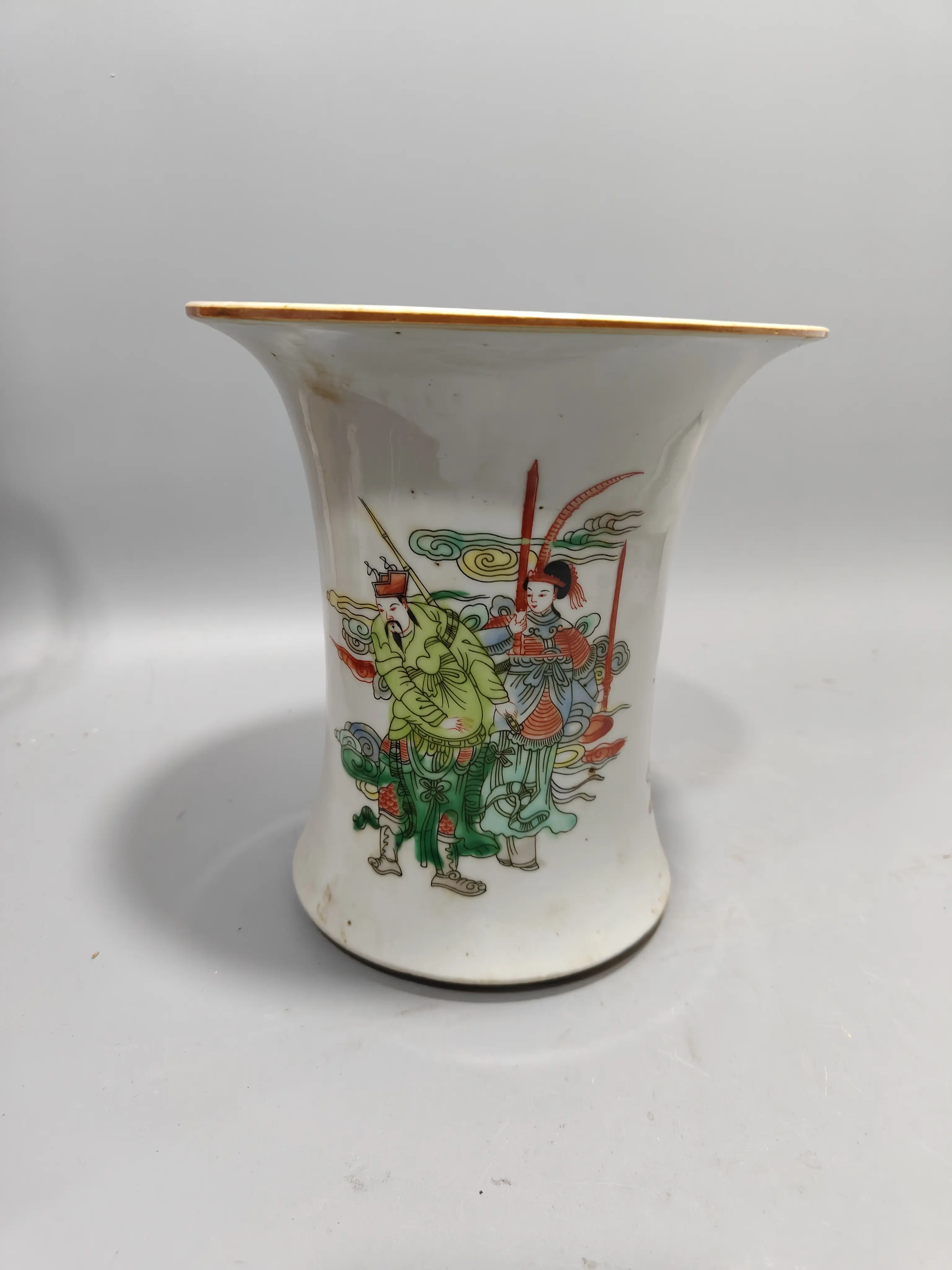 Folk collection of Qing Dynasty Kangxi, colorful characters story map porcelain pen holder.