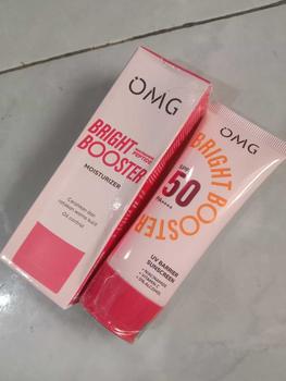 Product Review of OMG Oh My Glow - Bright Booster Glow Kit Paket Perawatan Wajah untuk Kulit Tampak Glowing, Mencerahkan, Tampak Sehat, Menjaga Skin Barrier, Mengandung Niacinamide , Peptide, Vitamin C - Sabun Pembersih Wajah, Moisturizer, Sunscreen from c**i 1