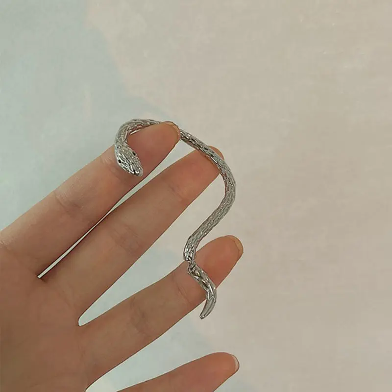 Anting-anting Model Ular Minimalis untuk Perhiasan Spesial - Earrings 4