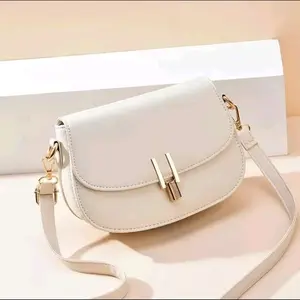 Tas selempang wanita Bella Kekinian fashion tas lucu cocok untuk kondangan