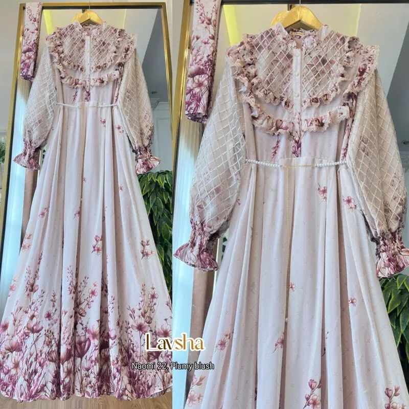 Naomi 22.Plumy blush