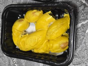 Product Review of 【AH WEN CRAZY DEAL】【SAME DAY, 6-10PM DELIVERY】3/4/5/6 Box FRESH Black Gold Durian 400g/Box from W**6 1