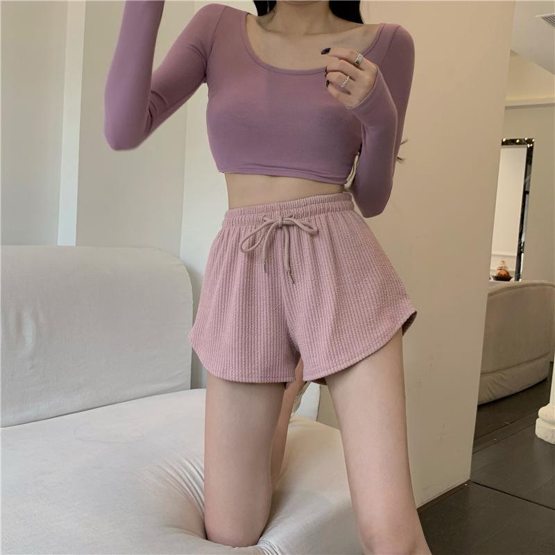 Product Introduction of Seluar pendek. Sistem Tali Pakaian Selesa Kasual untuk Wanita Seluar Kecergasan, Pinggang Tinggi, Kaki Lebar, Longgar, Saiz Besar, Sesuai untuk Bermain dan Kecergasan. Shorts 10