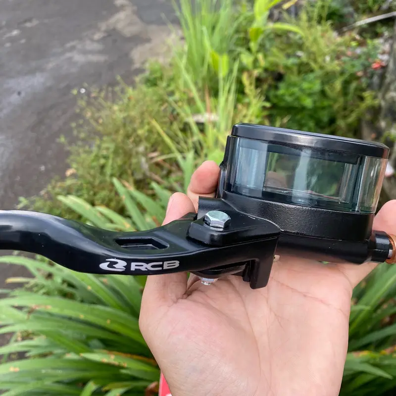 PAKET SET MASTER REM RCB OVAL 14 MM SET HANDLE KOPLING RCB E2 ORIGINAL KALIPER RCB S SERIES 2 PISTON ORIGINAL SELANG REM TDR MASTER SET RCB PNP RX KING CB GL MP TIGER GL100 BEAT SCOOPY VARIO AEROX NINJA R RR SS VIXION FU SONIC JUPITER Z 1 VEGA R FIZ R CBR 8