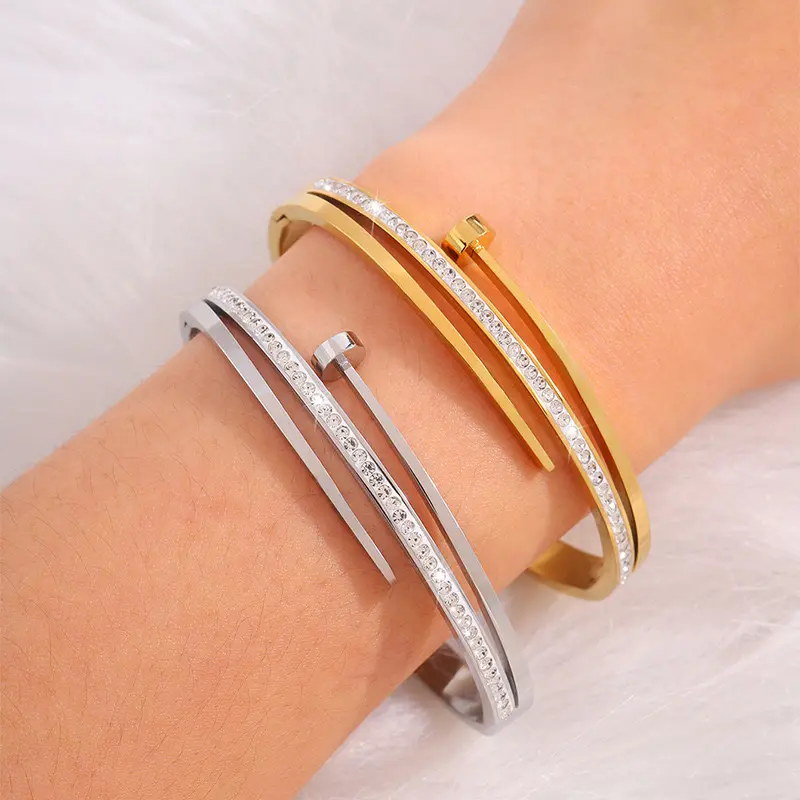 Gelang titanium 100% anti karat asesoris elegan model bangle