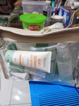 Product Review of Wardah Umrah & Hajj Package - Paket Haji dan Umroh - Hair and Body Wash, Face Cleanser, Sunscreen SPF 50 PA+++ , Anti Perspirant Deodorant, Moisturizer, Lip Treatment Balm, ZamZam Water Spray from u**9 2