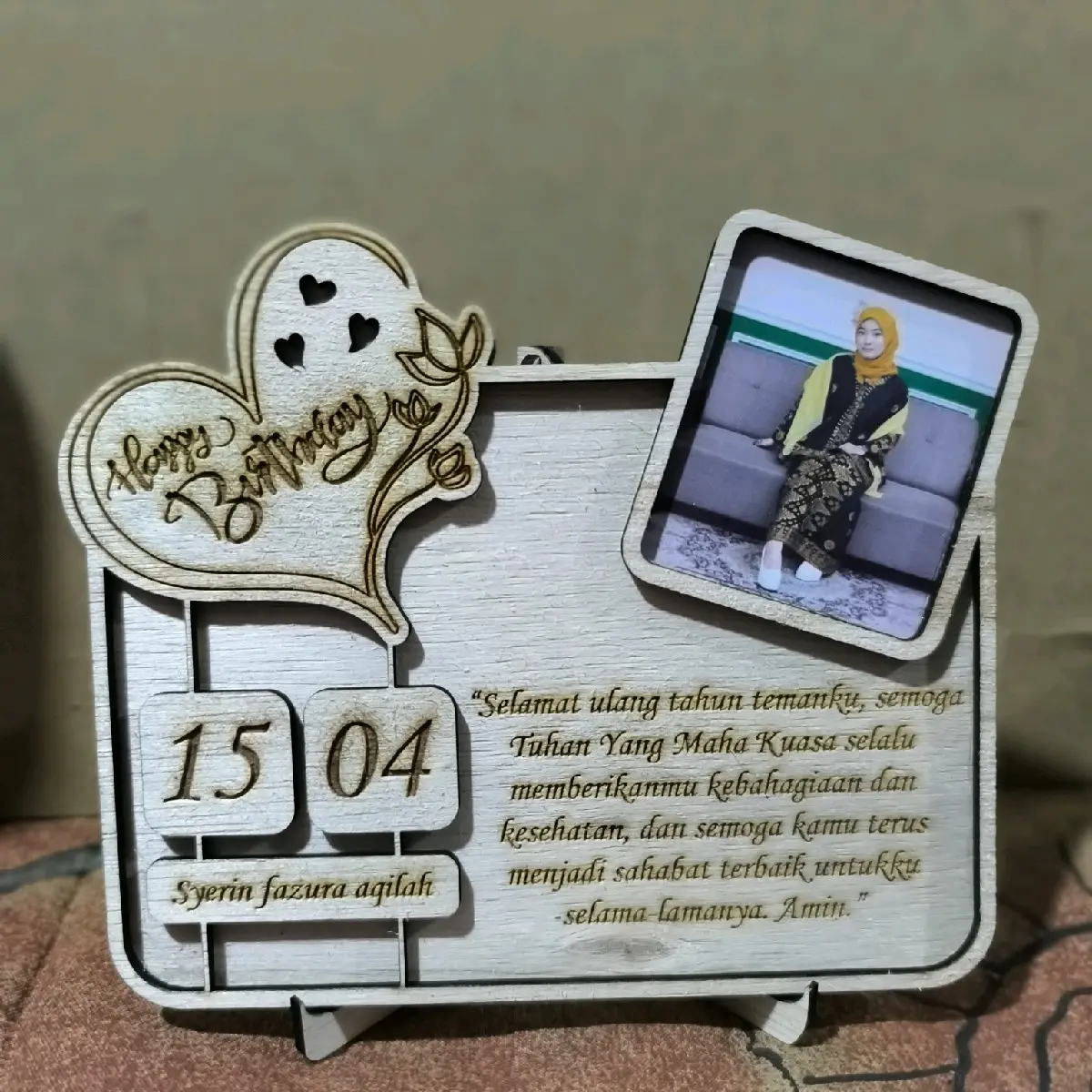 Hadiah ulangtahun perkahwinan | gift happy anniversary with stand | custom made wooden engraved framed Wedding Decoration
