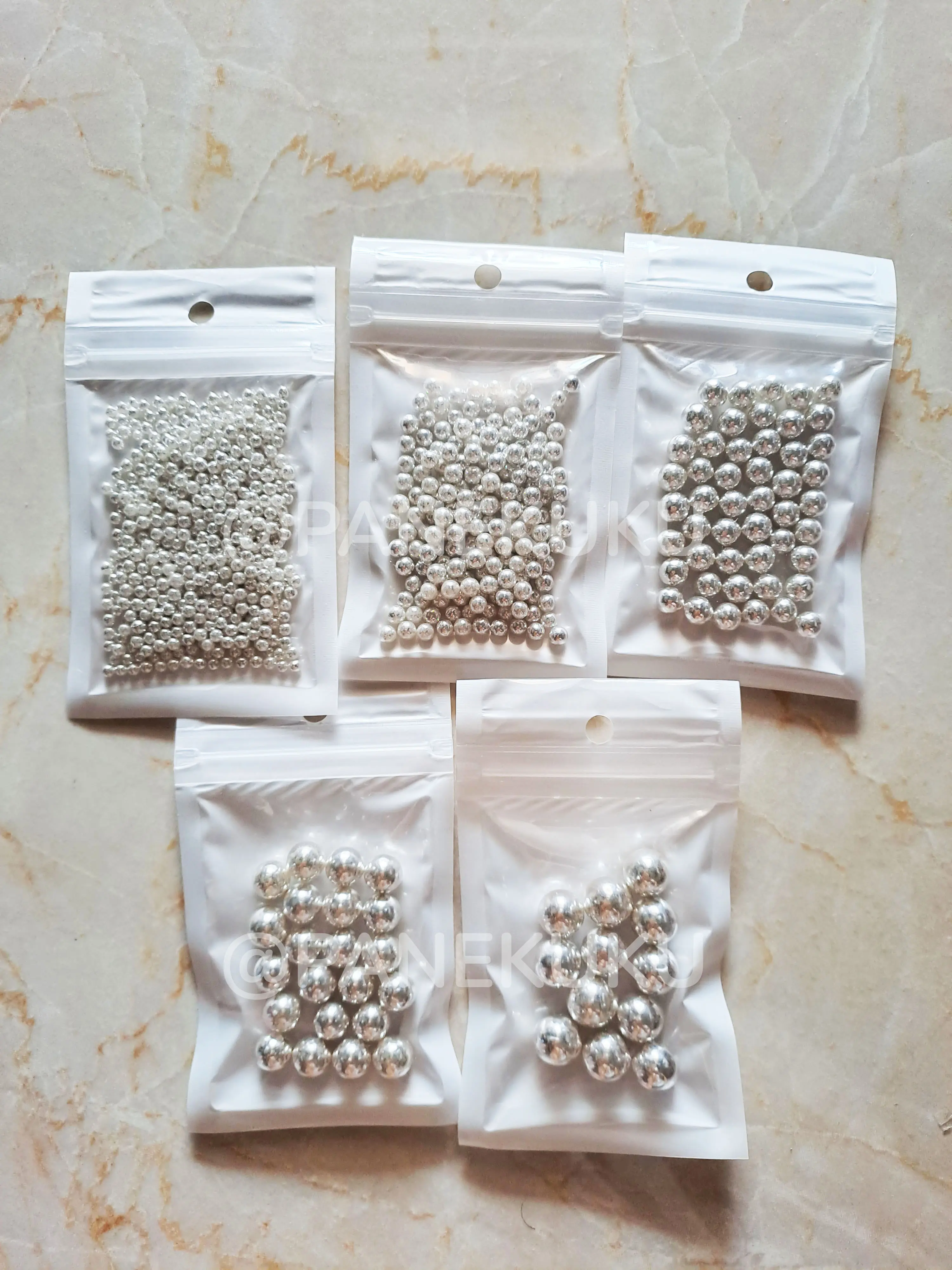 Sprinkel mutiara silver/ Sprinkle hiasan ulang tahun warna warni/ Springkel perak/ Trimit/ Spikel